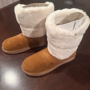 Koolaburra Tan Suede Boots with Cream Fur
